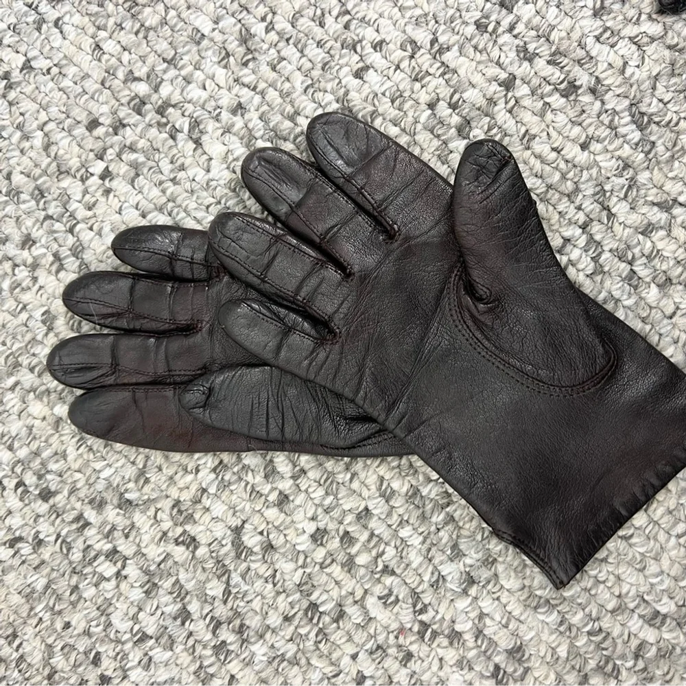 Vintage leather gloves